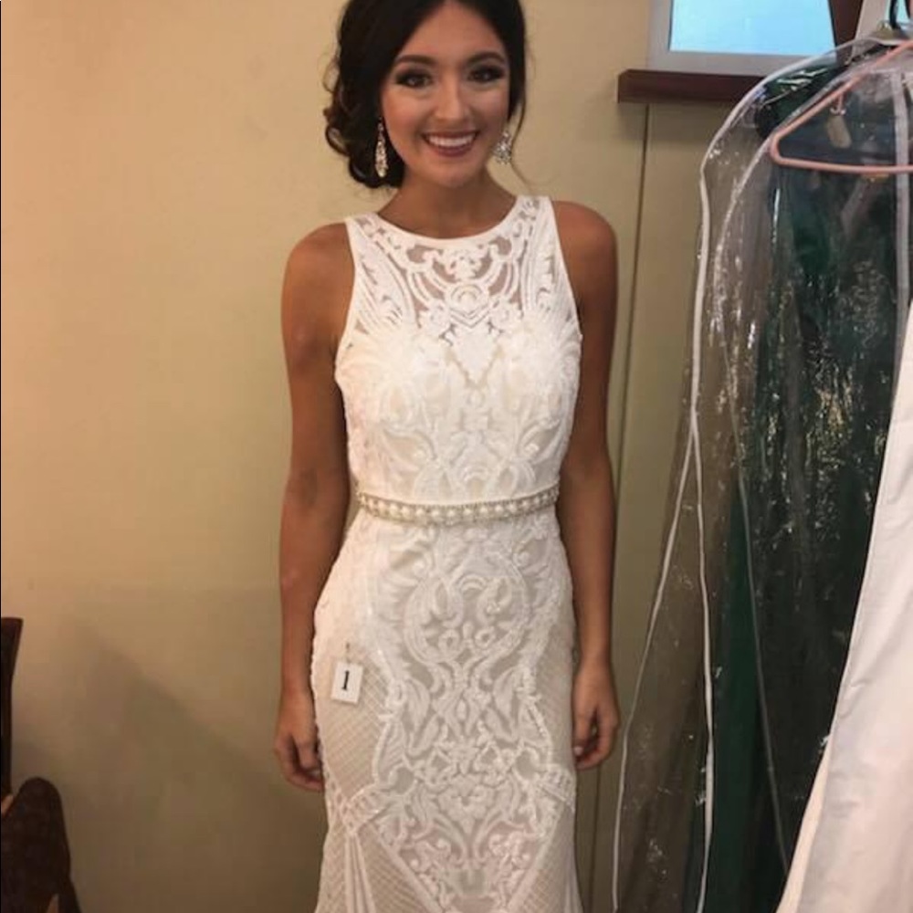 Prom / Pageant gown - Picture 10 of 11